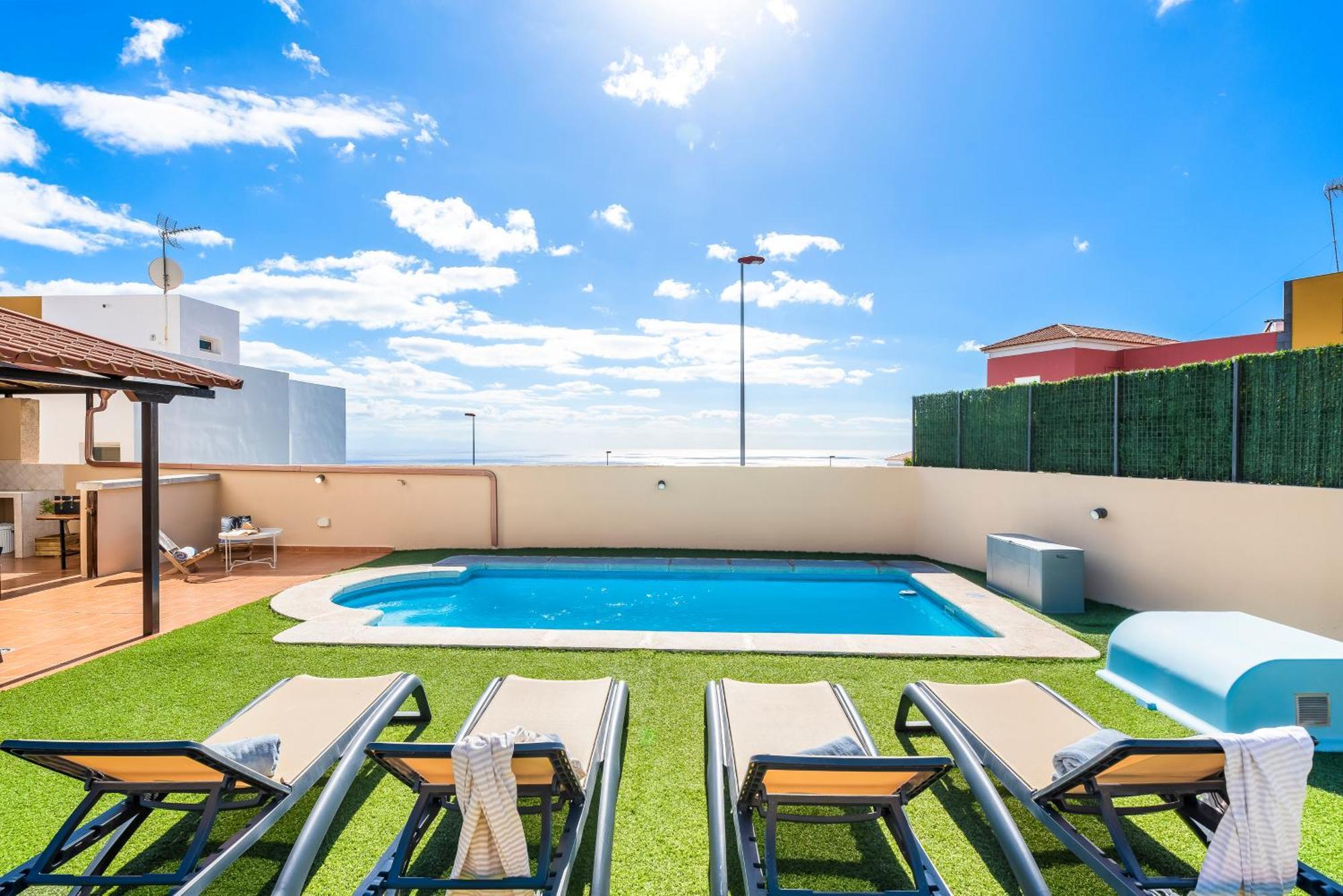 Villa Trueno Refugio De Lujo Con Piscina Climatizada Y Vistas كانديلاريا المظهر الخارجي الصورة