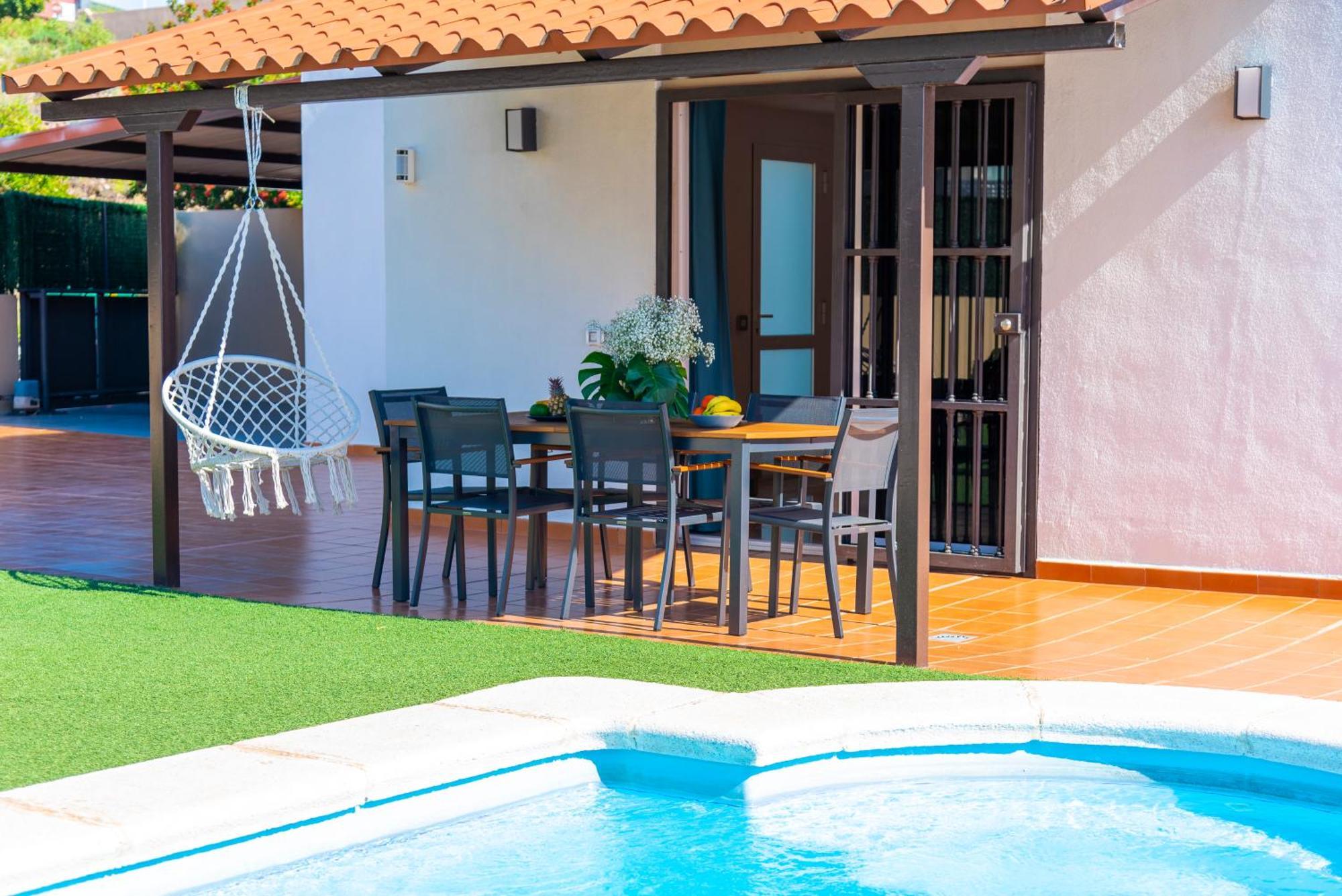 Villa Trueno Refugio De Lujo Con Piscina Climatizada Y Vistas كانديلاريا المظهر الخارجي الصورة